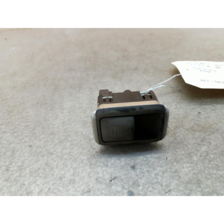 Interrupteur de leve vitre arriere droit MERCEDES CLASSE C 204