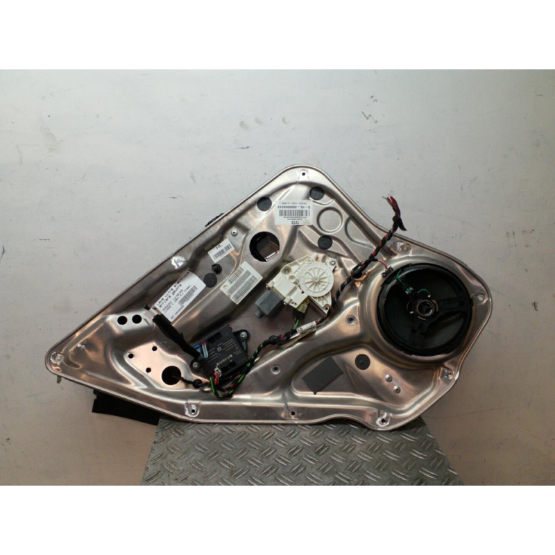 Leve vitre electrique arriere gauche MERCEDES CLASSE C 204 Photo n°1