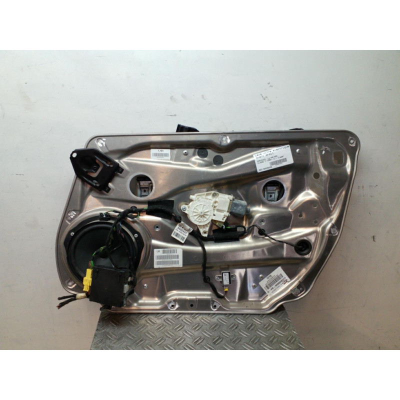 Leve vitre electrique avant droit MERCEDES CLASSE C 204 Photo n°1