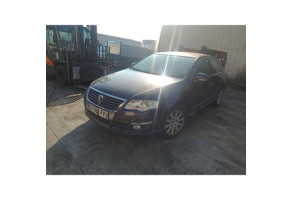 Feu arriere secondaire gauche (feux) VOLKSWAGEN PASSAT 5 Photo n°3