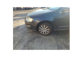 Feu arriere secondaire gauche (feux) VOLKSWAGEN PASSAT 5 Photo n°4
