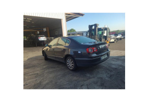 Feu arriere secondaire gauche (feux) VOLKSWAGEN PASSAT 5 Photo n°6