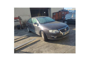 Feu arriere secondaire gauche (feux) VOLKSWAGEN PASSAT 5 Photo n°8