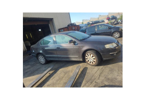 Feu arriere secondaire gauche (feux) VOLKSWAGEN PASSAT 5 Photo n°12