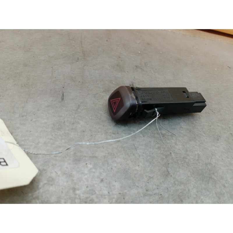 Bouton de warning VOLVO XC 90 1 Photo n°1