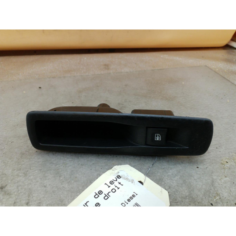 Interrupteur de leve vitre arriere droit RENAULT LAGUNA 3 Photo n°1