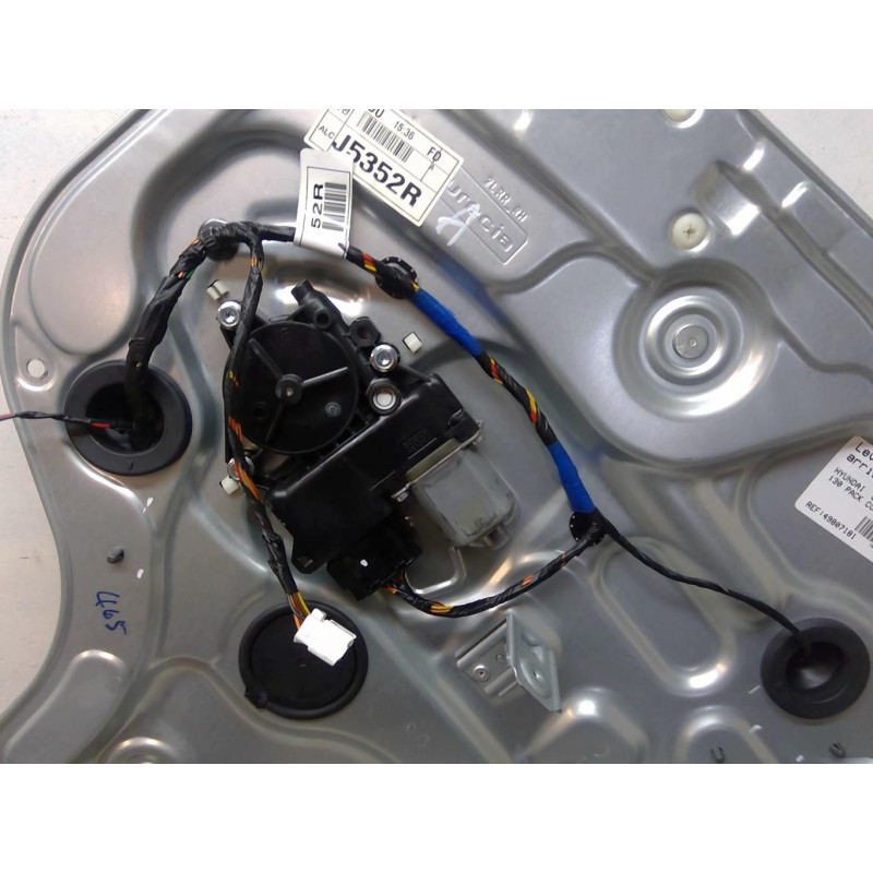 Leve vitre electrique arriere droit HYUNDAI I 30 1 Photo n°1