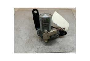 Moteur essuie glace arriere RENAULT CLIO 2 CAMPUS Photo n°2