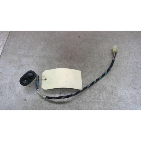 Interrupteur de leve vitre avant droit OPEL TIGRA 1