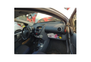 Moteur essuie glace arriere PEUGEOT 107 Photo n°8