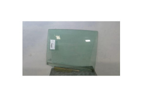 Vitre arriere droit TOYOTA YARIS 2 Photo n°1
