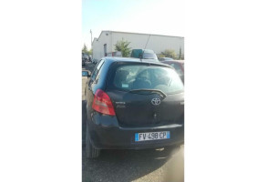Vitre arriere droit TOYOTA YARIS 2 Photo n°17