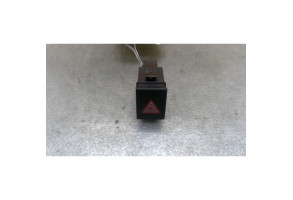 Bouton de warning VOLKSWAGEN POLO 4 Photo n°2