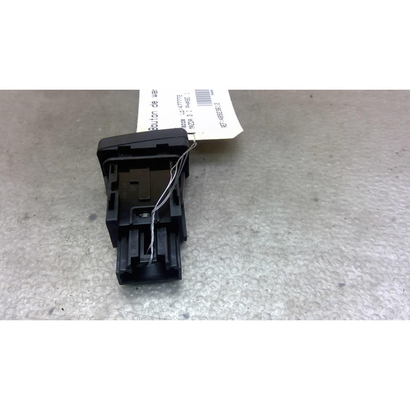 Bouton de warning MAZDA 3 1 Photo n°1