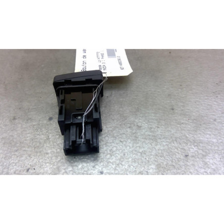 Bouton de warning MAZDA 3 1
