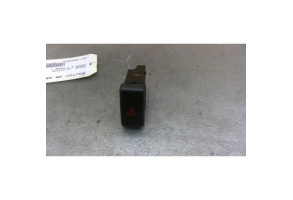 Bouton de warning MAZDA 3 1 Photo n°2