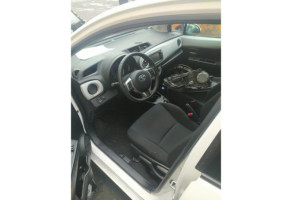 Vitre arriere gauche TOYOTA YARIS 3 Photo n°3