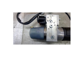 Moteur de capote FORD FOCUS 2 Photo n°1