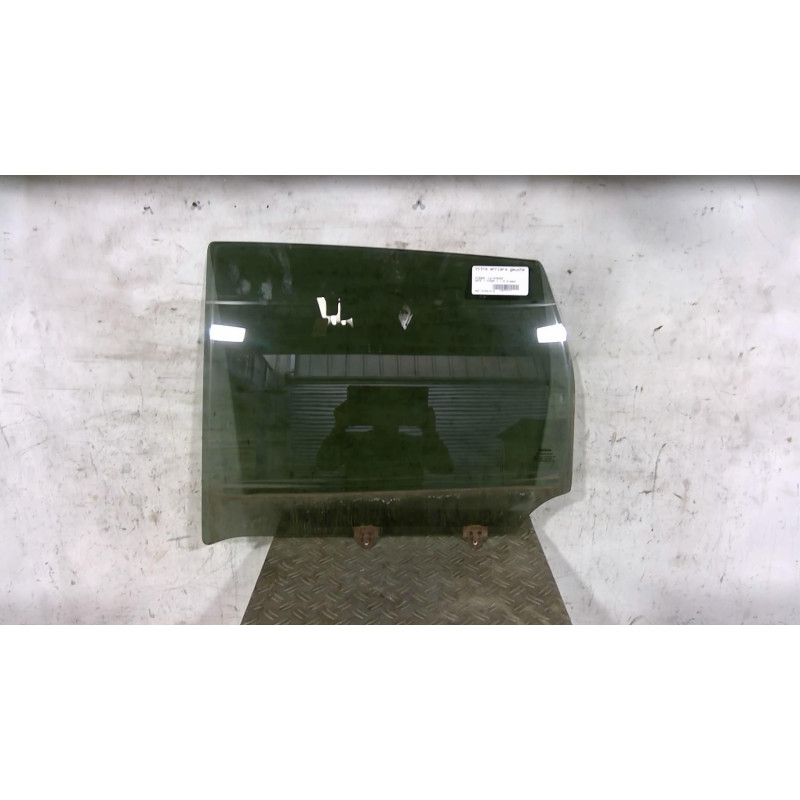 Vitre arriere gauche NISSAN NOTE 1 Photo n°1