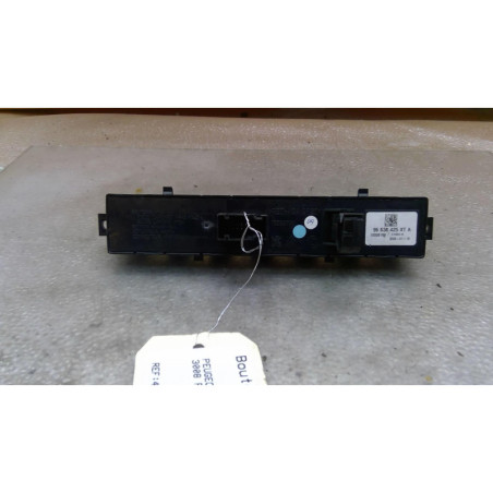 Bouton de warning PEUGEOT 3008 1