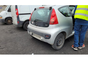 Moteur essuie glace arriere PEUGEOT 107 Photo n°3