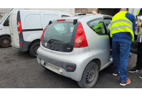 Moteur essuie glace arriere PEUGEOT 107 Photo n°6