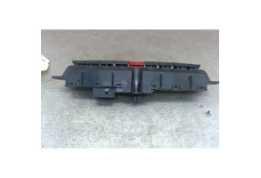 Bouton de warning FIAT 500L Photo n°2