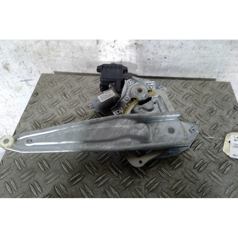 Leve vitre electrique arriere gauche TOYOTA VERSO Photo n°1