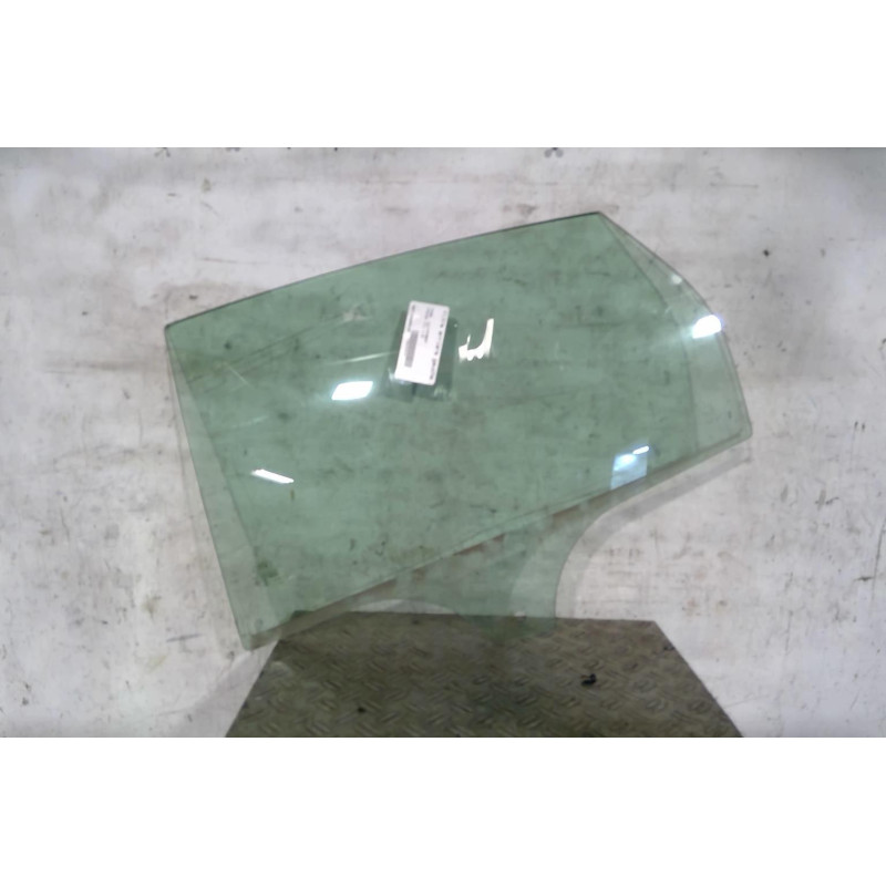 Vitre arriere gauche FORD FOCUS 3 Photo n°1