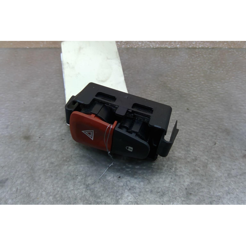 Bouton de warning RENAULT MEGANE 3 Photo n°1