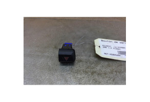 Bouton de warning PEUGEOT 208 1 Photo n°1