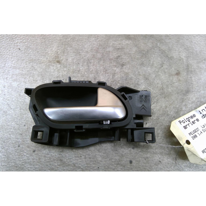 Poignee interieur arriere droit PEUGEOT 208 1 Photo n°1