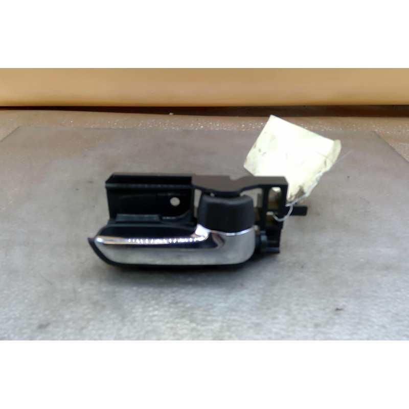 Poignee porte avant droit SUZUKI SWIFT 3 Photo n°1