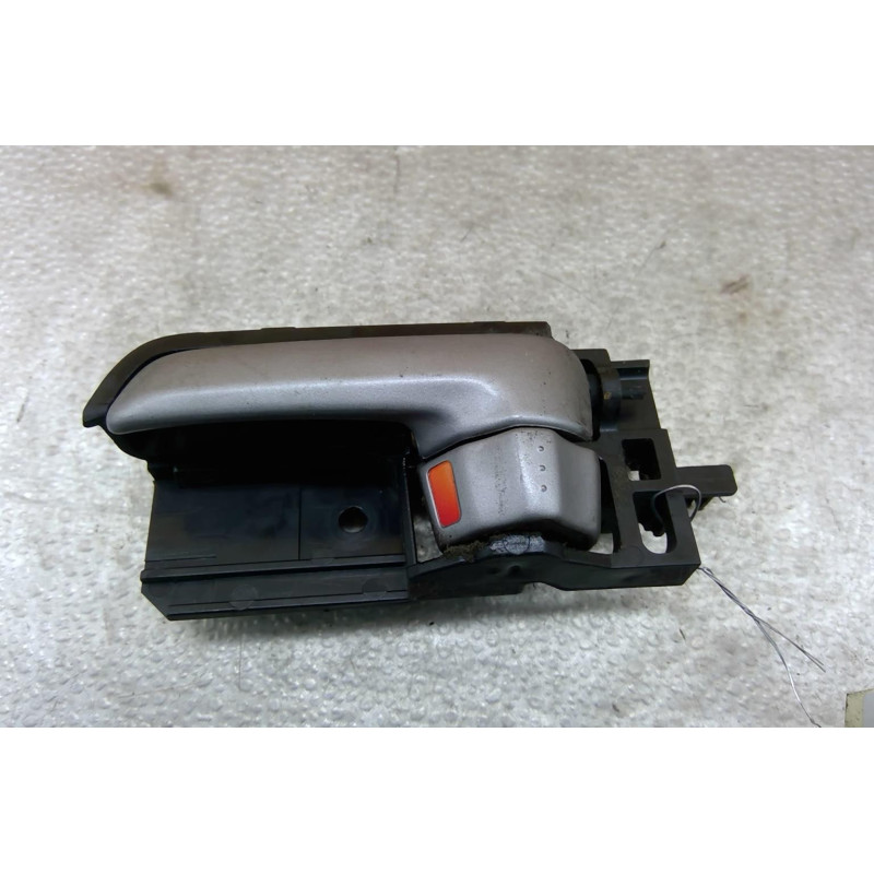 Poignee porte avant gauche SUZUKI SWIFT 3 Photo n°1
