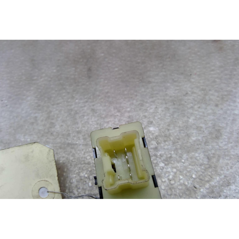 Interrupteur de leve vitre avant droit RENAULT CLIO 4 Photo n°1