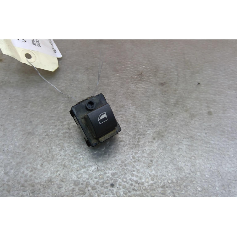 Interrupteur de leve vitre arriere droit BMW SERIE 7 E66 LIMOUSINE Photo n°1