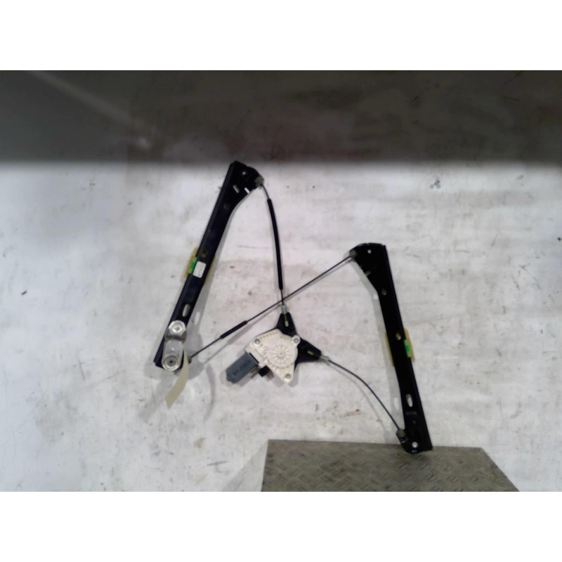 Leve vitre electrique avant gauche VOLKSWAGEN PASSAT 7 Photo n°1