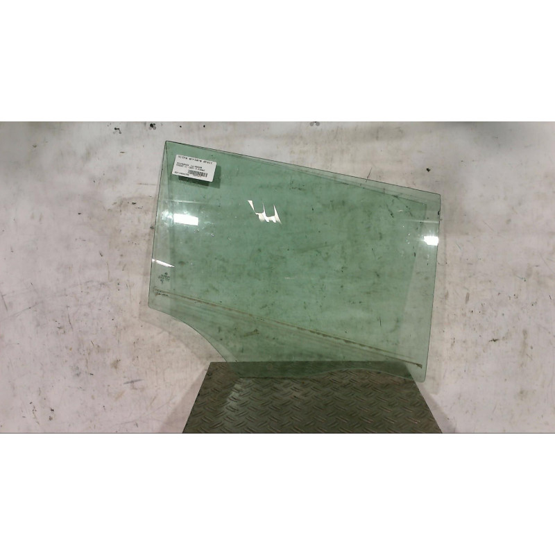 Vitre arriere droit VOLKSWAGEN PASSAT 7 Photo n°1
