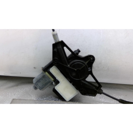 Leve vitre electrique arriere droit SKODA OCTAVIA 3