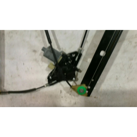 Leve vitre electrique avant gauche SKODA OCTAVIA 3
