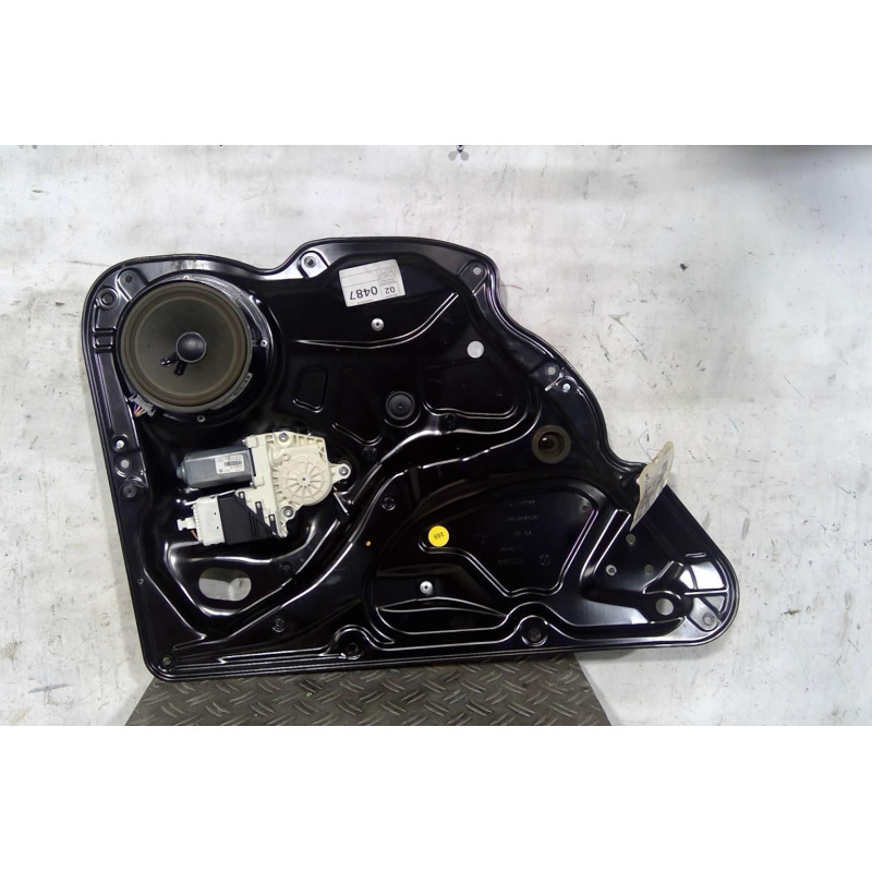 Leve vitre electrique arriere gauche VOLKSWAGEN PASSAT 7 Photo n°1