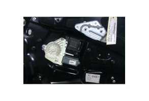 Leve vitre electrique avant droit VOLKSWAGEN PASSAT 7 Photo n°1