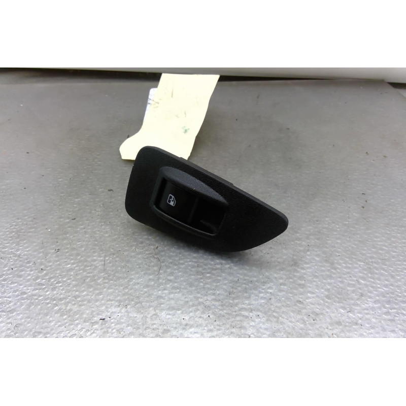 Interrupteur de leve vitre arriere droit FIAT BRAVO 2 Photo n°1