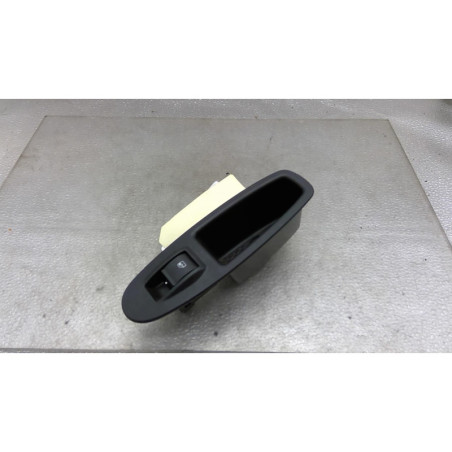 Interrupteur de leve vitre arriere droit FIAT PUNTO EVO 3
