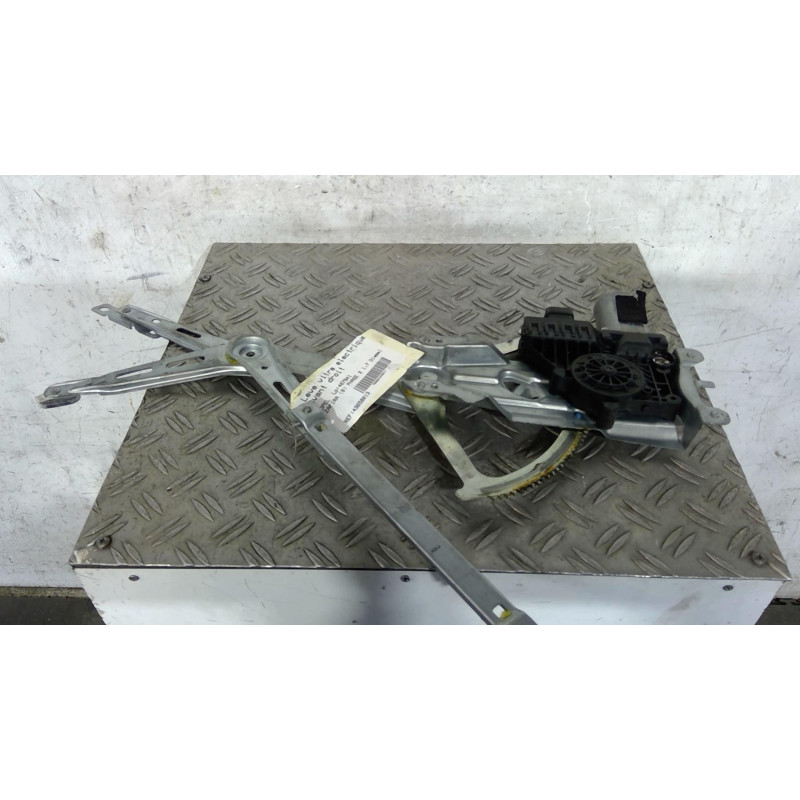 Leve vitre electrique avant droit OPEL ZAFIRA B Photo n°1