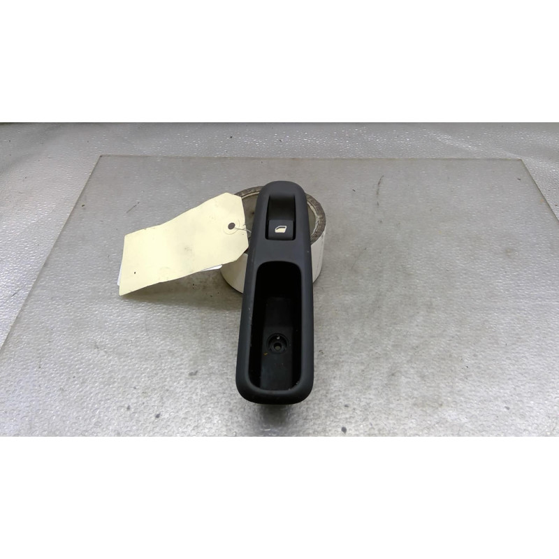 Interrupteur de leve vitre arriere droit PEUGEOT 3008 1 Photo n°1