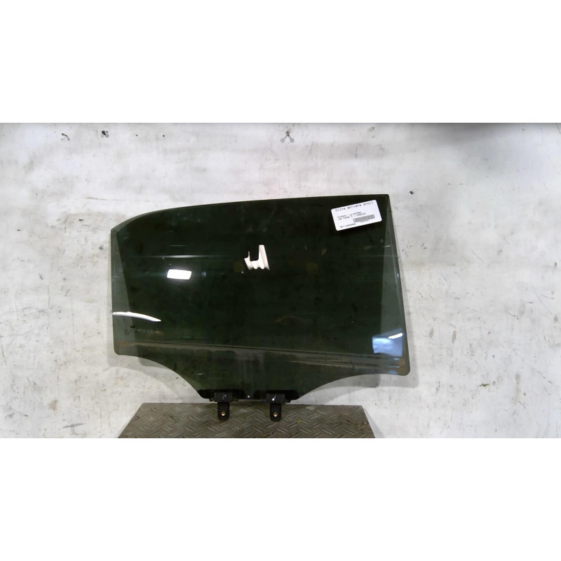 Vitre arriere droit HYUNDAI I 20 2 Photo n°1
