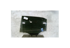 Vitre arriere gauche HYUNDAI I 20 2 Photo n°1