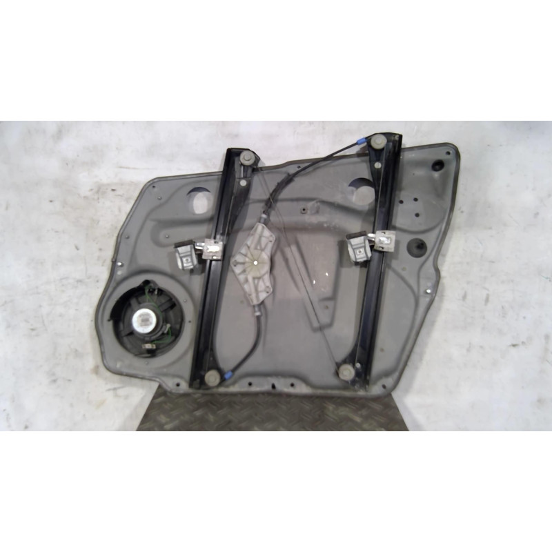 Leve vitre electrique avant gauche MERCEDES CLASSE B 245 Photo n°1