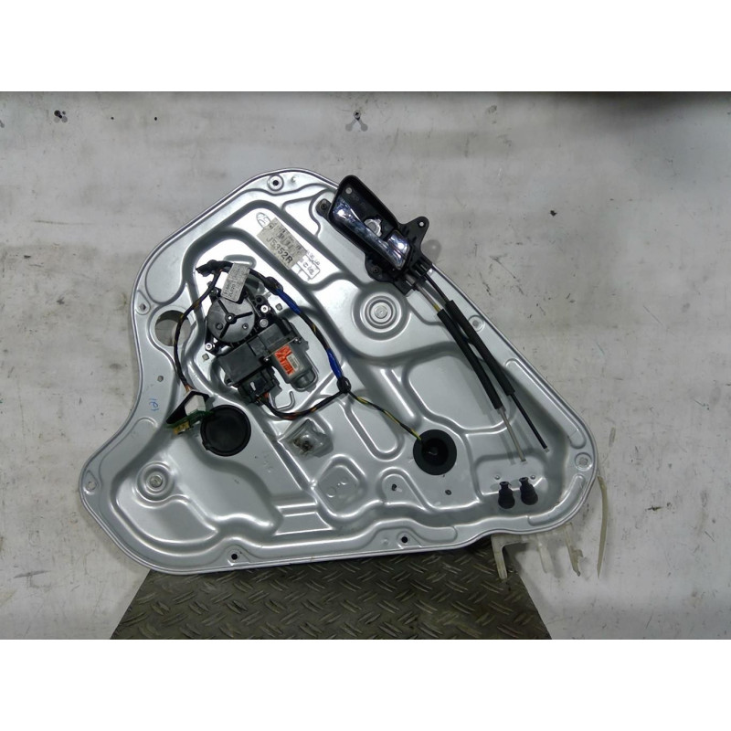 Leve vitre electrique arriere droit HYUNDAI I 30 1 Photo n°1